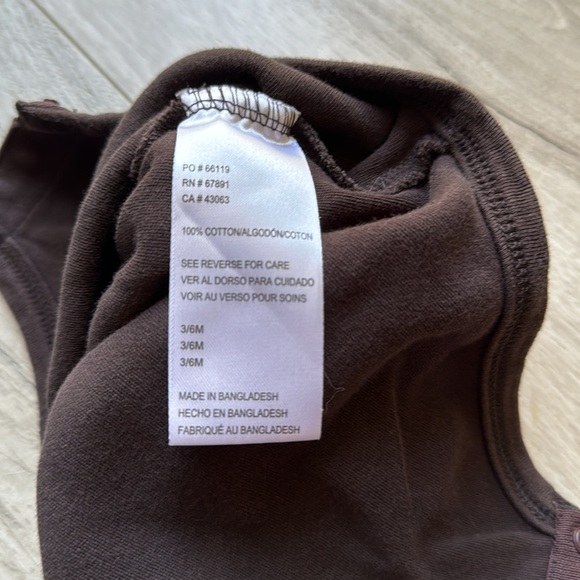 Cleveland Browns onesie - Picture 6 of 7